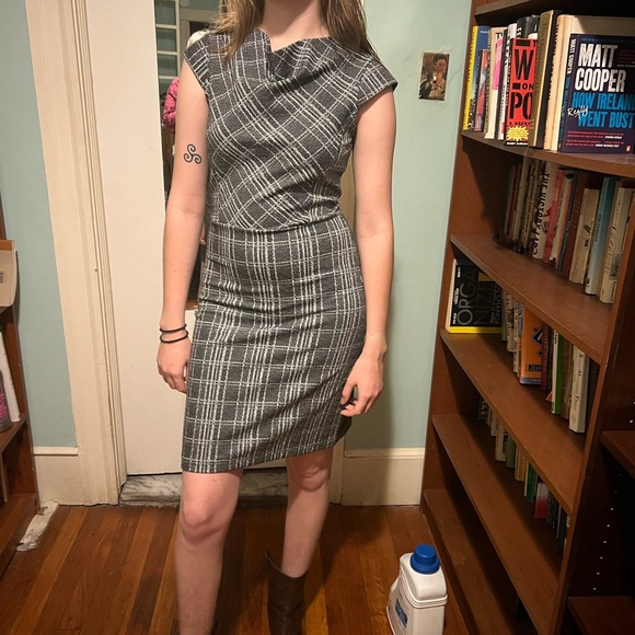 Banana Republic Dresses & Skirts - Banana Republic sheath dress, size 0, NWT